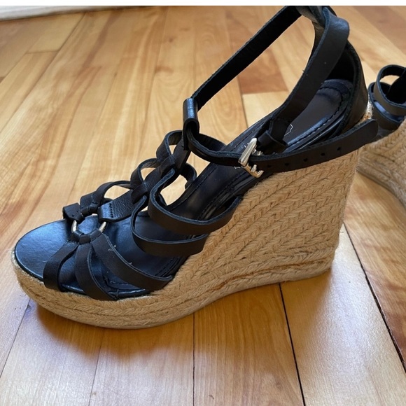 Coach.New. Really comfortable and fashionable! Size - 8 - Picture 5 of 6